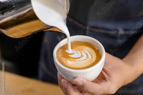 Hacer café con leche, crema, espumoso, dibujo, arte, cafetería, cafetero
