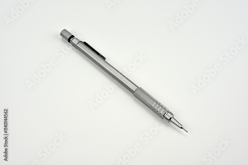 白背景にシャーペン01