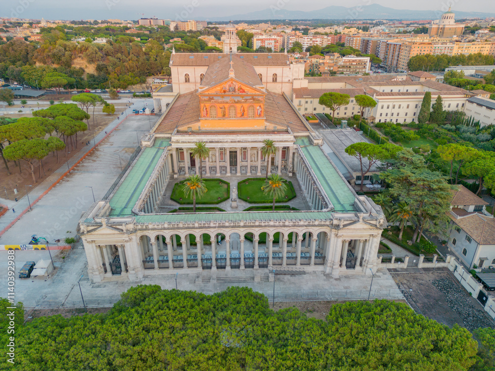 Vista aerea della Basilica di San Paolo a Roma