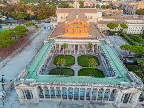 Vista aerea della Basilica di San Paolo a Roma