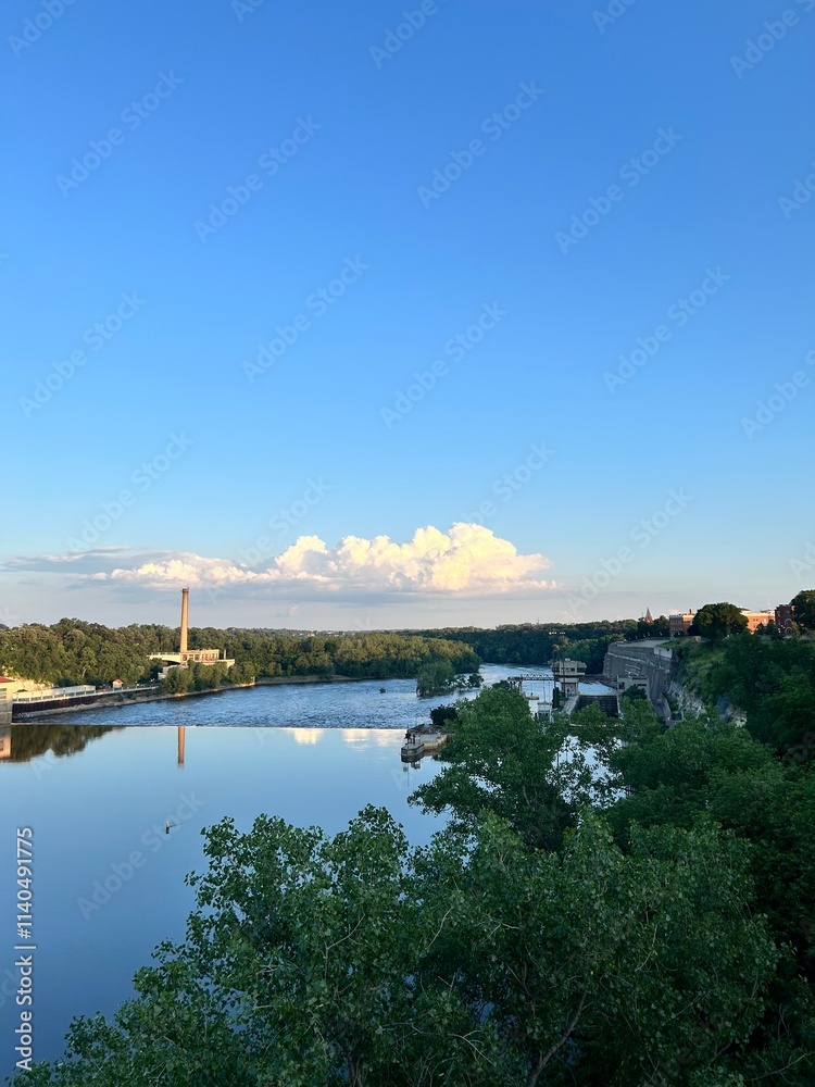 Obraz premium Clouds and the River