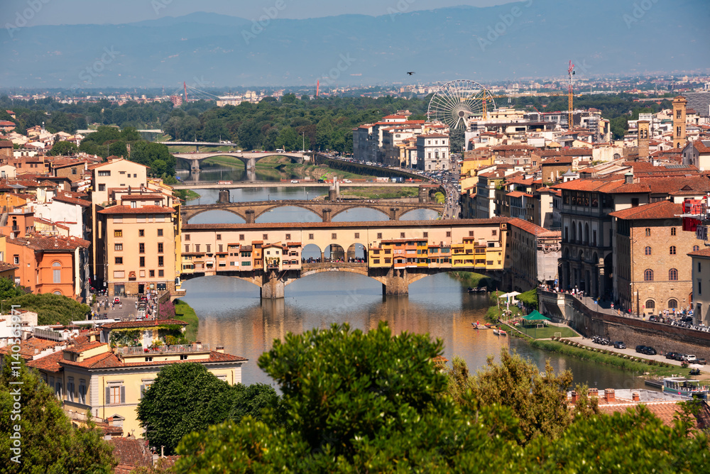 Naklejka premium Panoramic view of Ponte vecchio bridge in Florence city, Italy