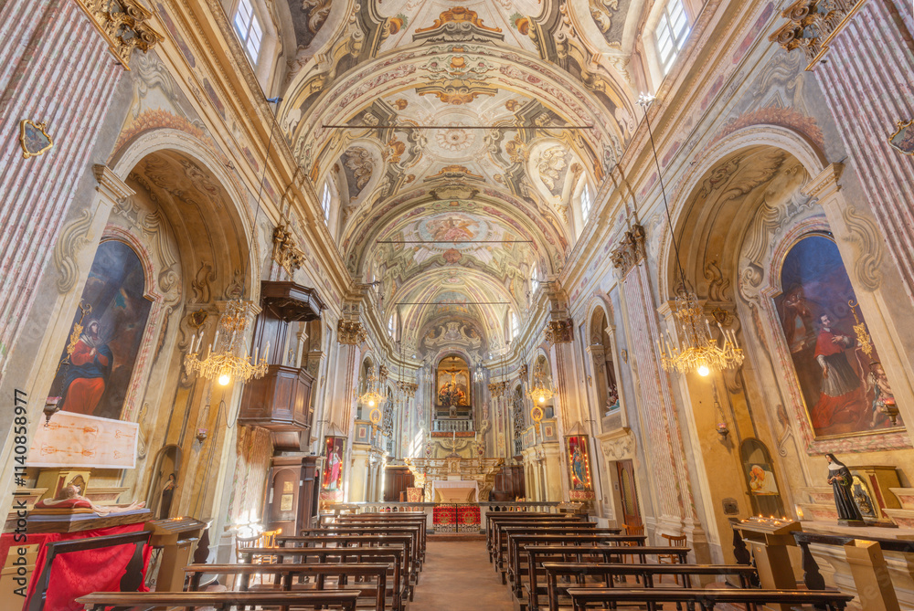 Fototapeta premium ALESSANDRIA, ITALY - SEPTEMBER 9, 2024: The nave of baroque church Chiesa di San Giovannino.