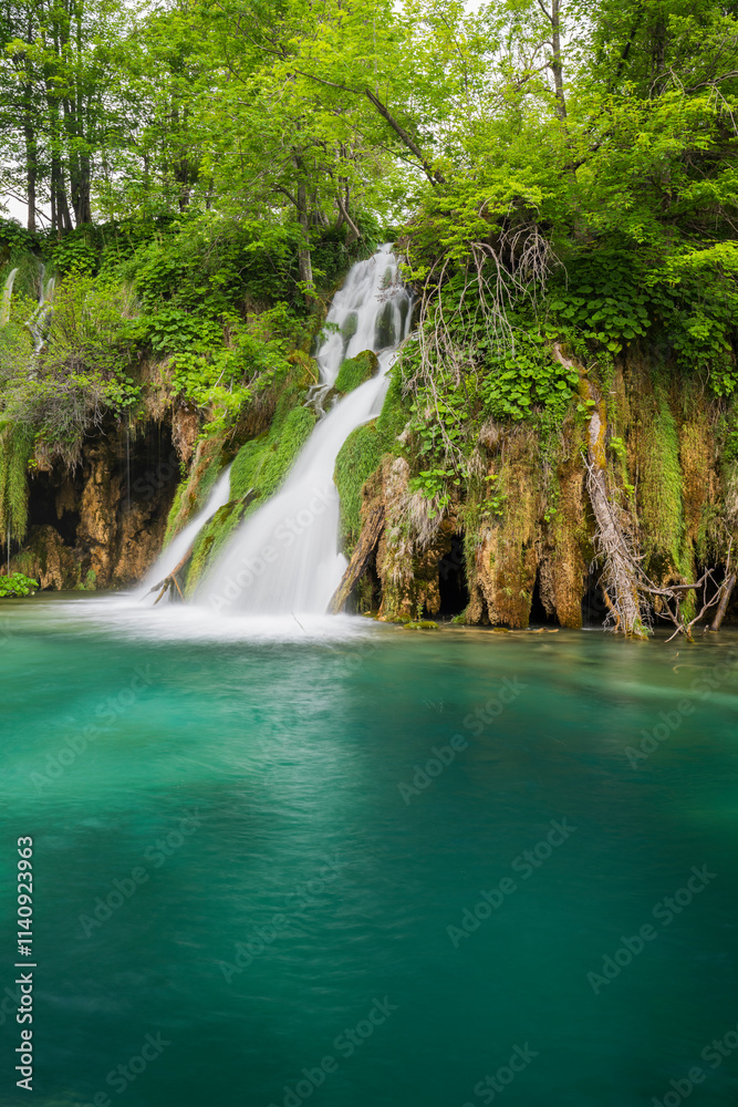 Fototapeta premium Wasserfall im Plitvice Nationalpark, Kroatien
