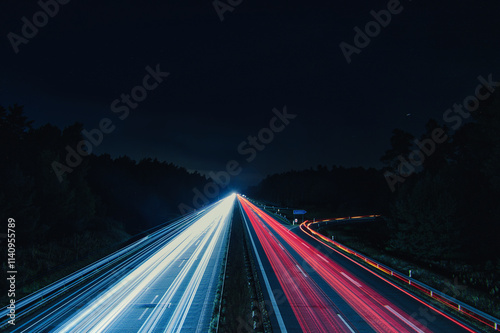 Langzeitbelichtung - Autobahn - Strasse - Traffic - Travel - Background - Line - Ecology - Highway - Long Exposure - Motorway - Night Traffic - Light Trails - High quality photo	