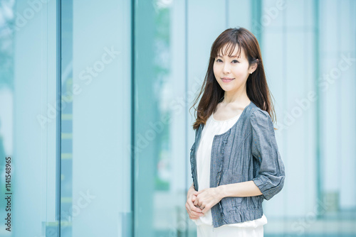 Free Download ビジネスウーマンのポートレート - GFXLoad