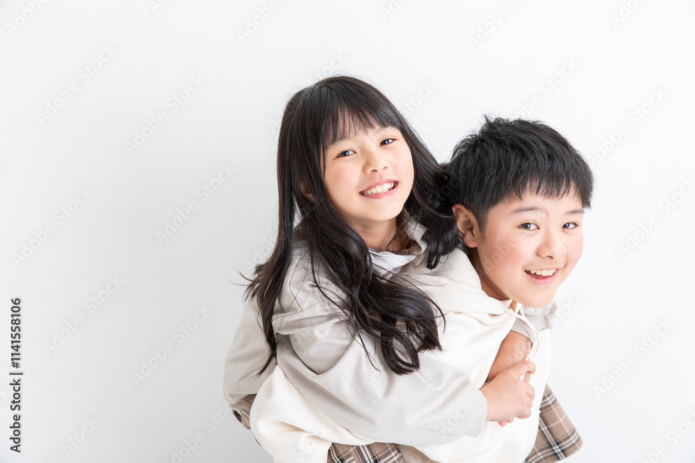 お兄ちゃんを抱きしめる妹 お兄ちゃんを抱きしめる妹