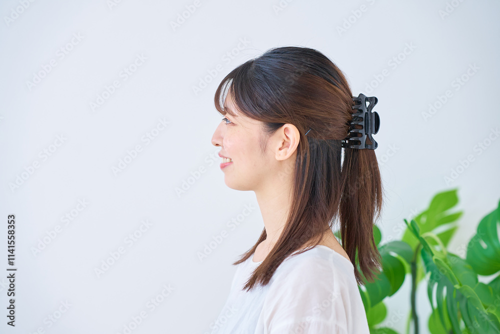 Fototapeta premium 若い女性の横顔