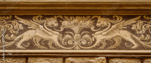 Décoration de fronton d'immeuble