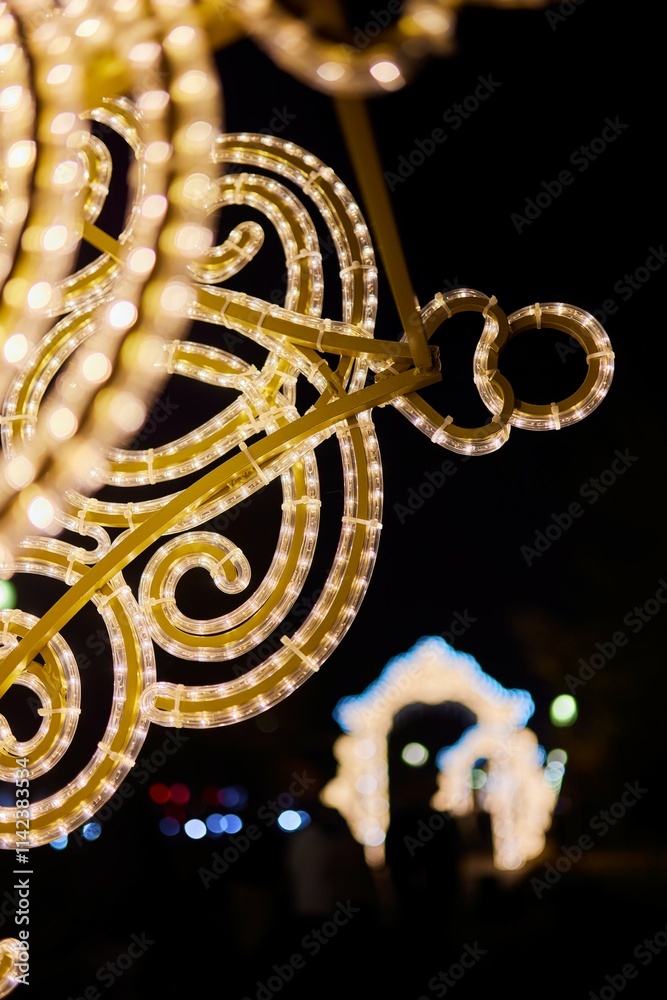 Obraz premium New Year and Christmas decoration of the city, close-up. The central street of the city, festive decor.