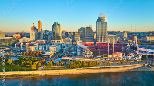 Canvas-taulu Aerial of Cincinnati Skyline with Ohio River at Golden Hour