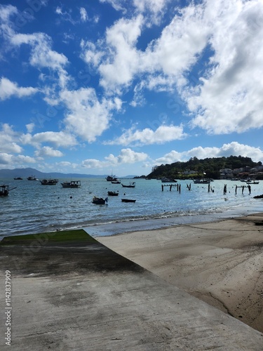 Barcos ao mar