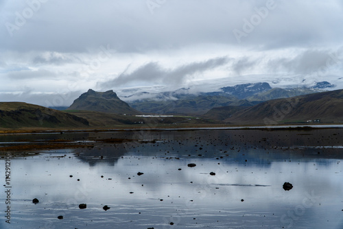 Fototapeta Naklejka Na Ścianę i Meble -  lake and mountains