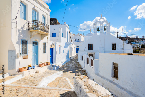 Obraz na płótnie White church in narrow street of historic old part of Chora village, Amorgos island, Cyclades, Greece w salonie