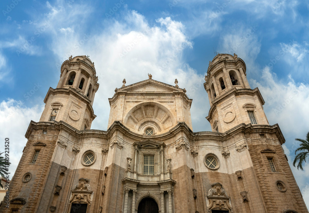 Obraz premium Facade of the iconic cathedral of Cadiz (Catedral de Cádiz), Andalusia (Andalucía), Spain