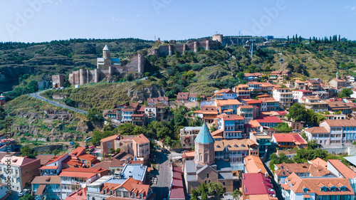 Obraz na płótnie Aerial view of cityscape of Tbilisi Old Town and Narikala Fortress w salonie