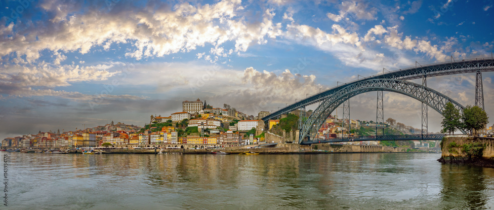 Naklejka premium Panorama of the old city of Porto from the Gaia quays on the shores of the Douro river, Oporto, Portugal