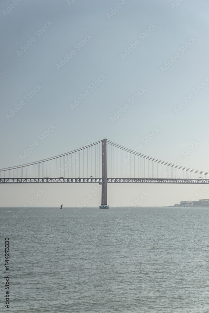Portugal, Lissabon, Blick auf Brücke Ponte 25 de Abril Portugal, Lissabon, Blick auf Brücke Ponte 25 de Abril