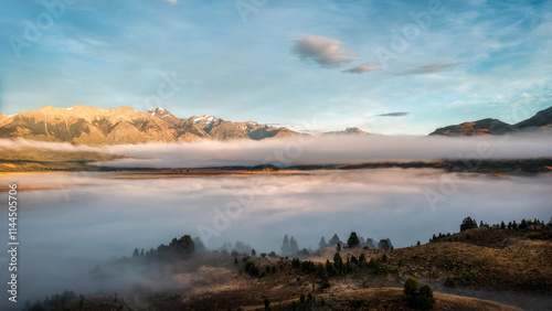 Obraz na płótnie Sunrise and Morning Mist in Esquel Argentina w salonie