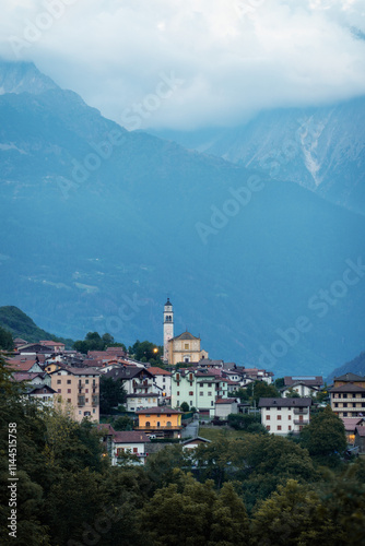 Obraz na płótnie Mountain Village in the Dolomites, Italy w salonie