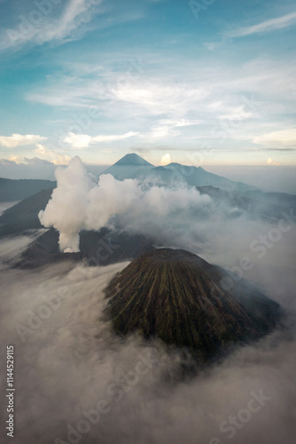 Obraz na płótnie Mount Bromo Volcano on Java Indonesia w salonie