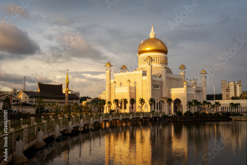 Obraz na płótnie Darussalam Brunei Mosque during Sunset w salonie