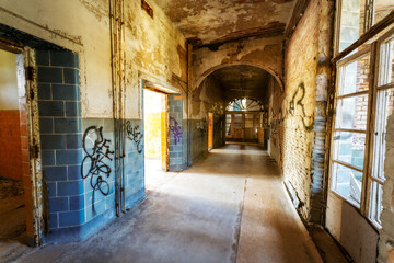 Wandcirkels Oud Ziekenhuis Beelitz Vervallen Heilstätten Belitz lente  © Lukas