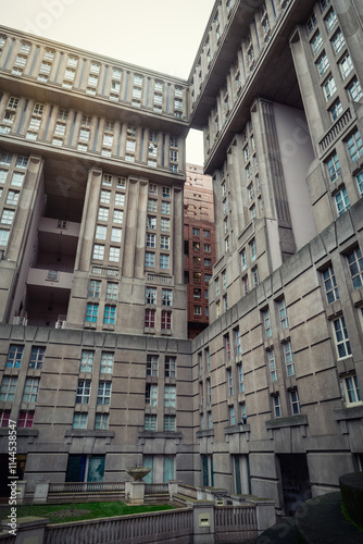 Obraz na płótnie Brutalist Architecture in Suburban Paris w salonie