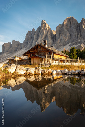 Obraz na płótnie Geisleralm in the Italian Dolomites w salonie