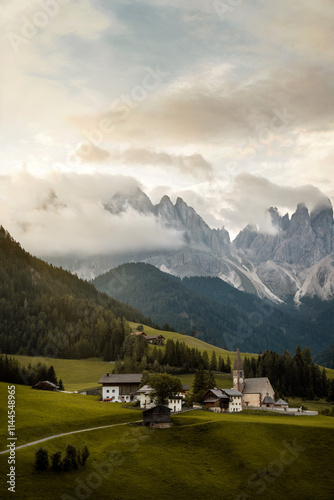 Obraz na płótnie Val di Funes in the Dolomites, Italy w salonie