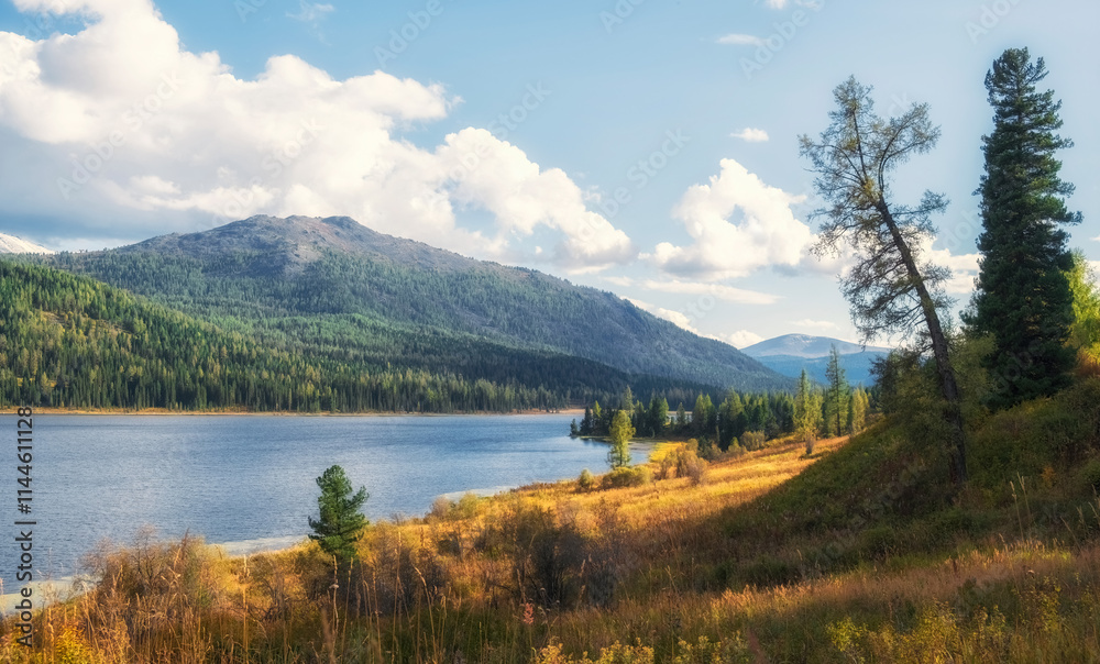 Φωτογραφία Picturesque landscape with Lake Yazevoe or Karakol in Katon - Karagay Park Altai