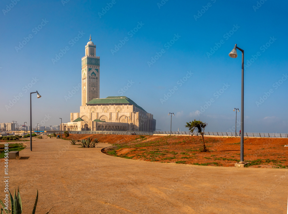 Obraz premium The iconic Hassan II Mosque, one the the largest in the world, Casablanca, Morocco