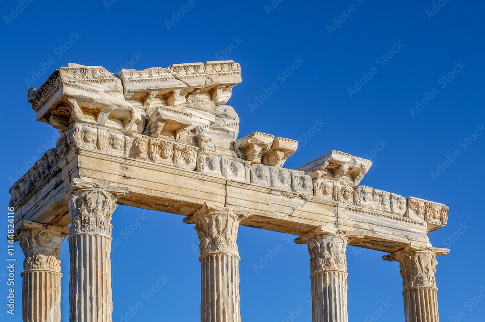 Rundgang durch das antike Side in der Türkei, Blick auf den Apollontempel Rundgang durch das antike Side in der Türkei, Blick auf den Apollontempel