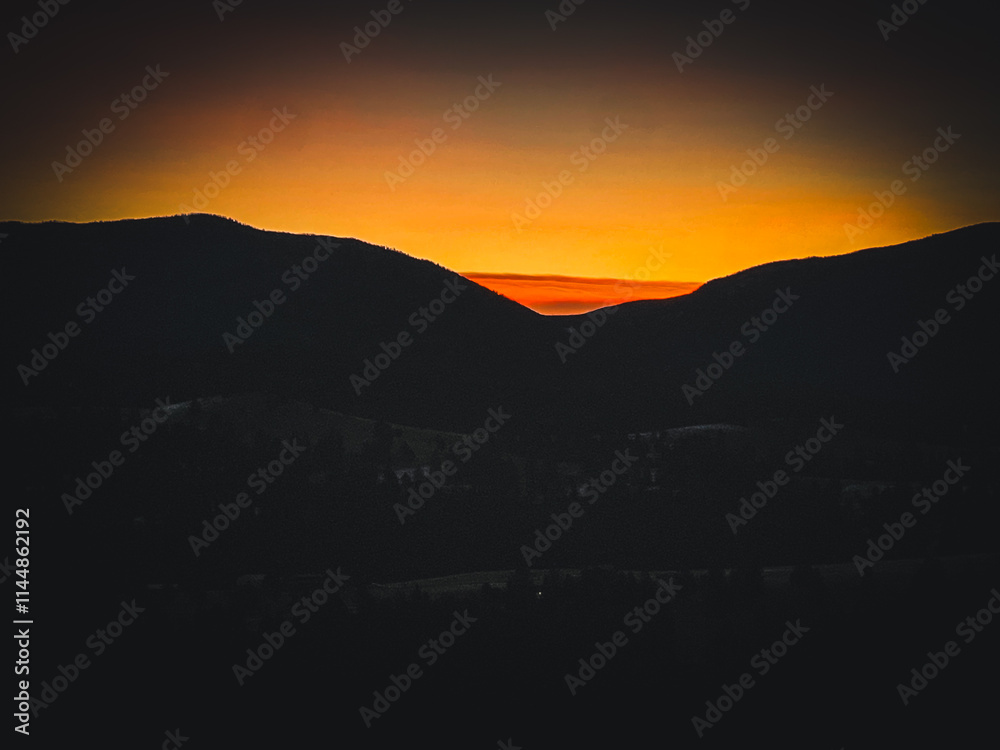 Fototapeta premium Montana December Sunrise