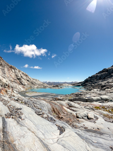 Obraz na płótnie Brewster Glacier: Stunning Ice Formations, Ice caves and Turquoise Meltwater Lakes in New Zealand's Southern Alps w salonie