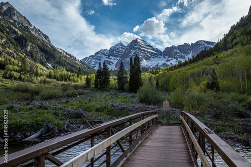 Obraz na płótnie Scenic Maroon Bells landscape in Aspen, Colorado w salonie