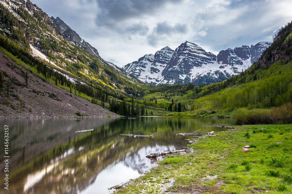 Stunning view of Maroon Bells in Aspen, Colorado