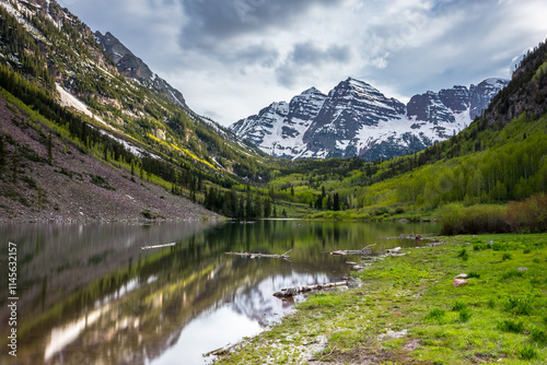 Obraz na płótnie Stunning view of Maroon Bells in Aspen, Colorado w salonie