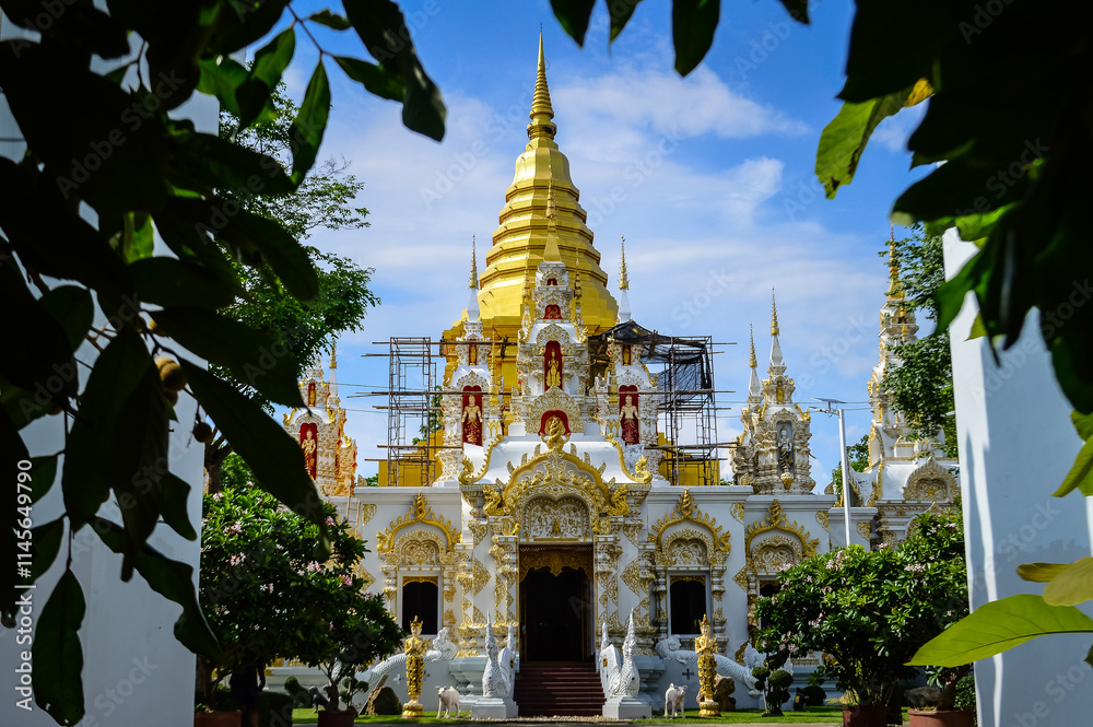 Obraz premium Pagoda, Lanna Architecture at Watsridonmoon, smbols of Buddhism, South East Asia at Chiangmai Northern Thailand