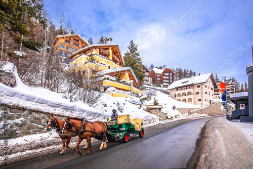 Obraz na płótnie Sankt Moritz street and horse carriage scenic winter view w salonie