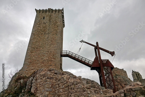 Site médiéval d'Apcher à Prunières en France photo