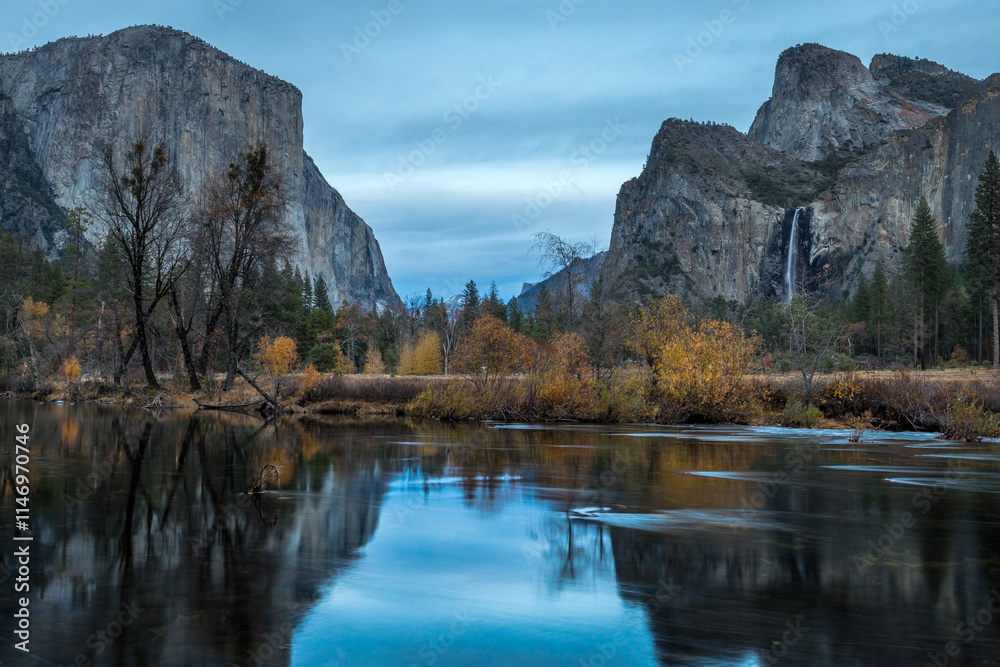 Majestic sunset at Yosemite Valley View in autumn
