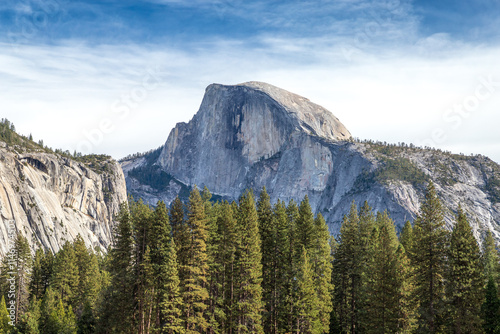 Obraz na płótnie Majestic Half Dome in Yosemite National Park w salonie