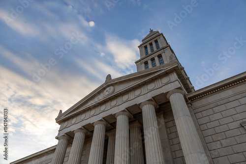 The George Washington Masonic Memorial in Alexandria, Virginia, showcases stunning neoclassical architecture and rich historical significance. photo