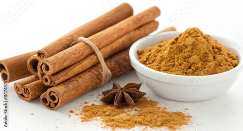 cinnamon sticks and powder 