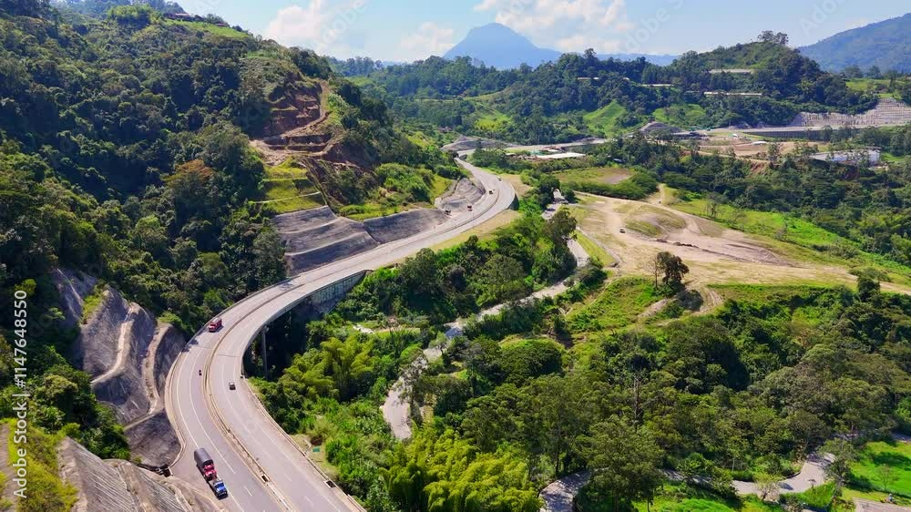 Video aéreo realizado con drone sobre la nueva vía que pertenece a la 