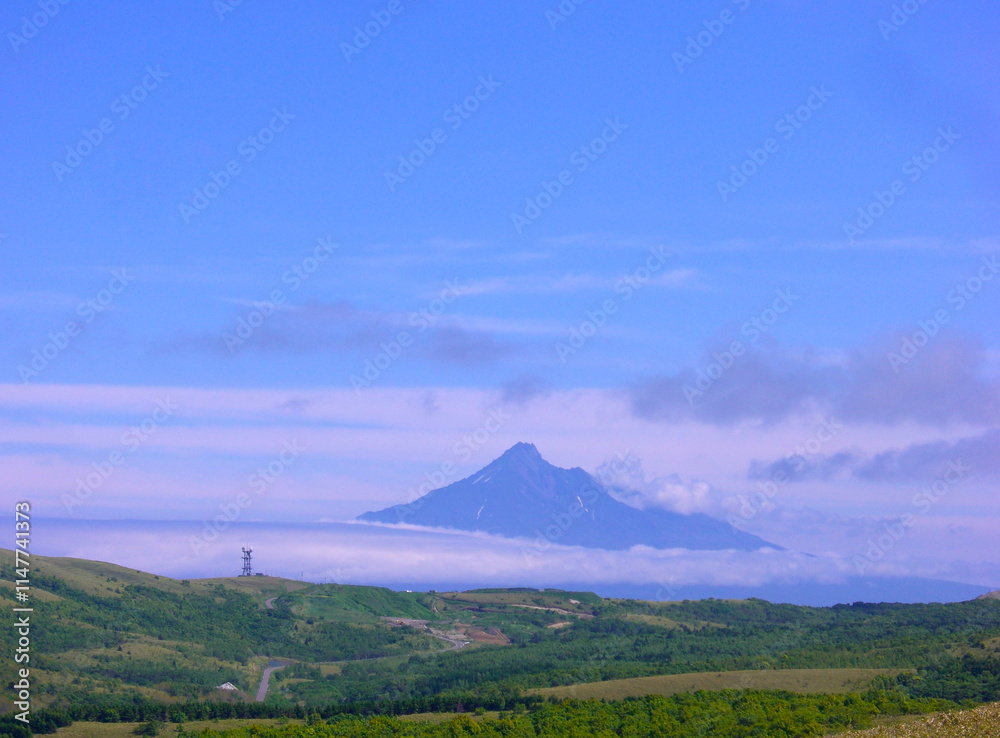 Obraz premium 礼文島 礼文森林の丘の風景(利尻島)