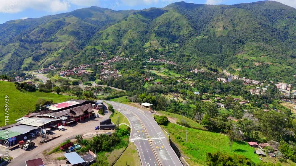 Video aéreo realizado con drone sobre la nueva vía que pertenece a la 