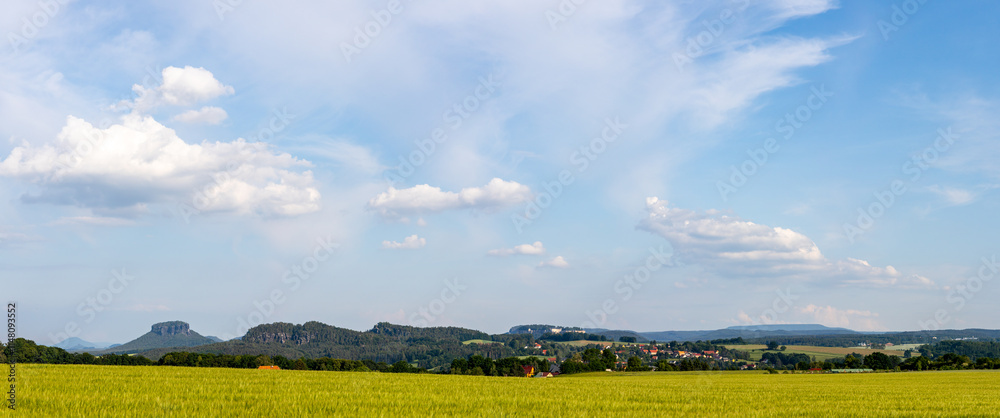 Obraz premium Landscfatsbilder aus dem Elbsandsteingebirge Landschaftspanorama