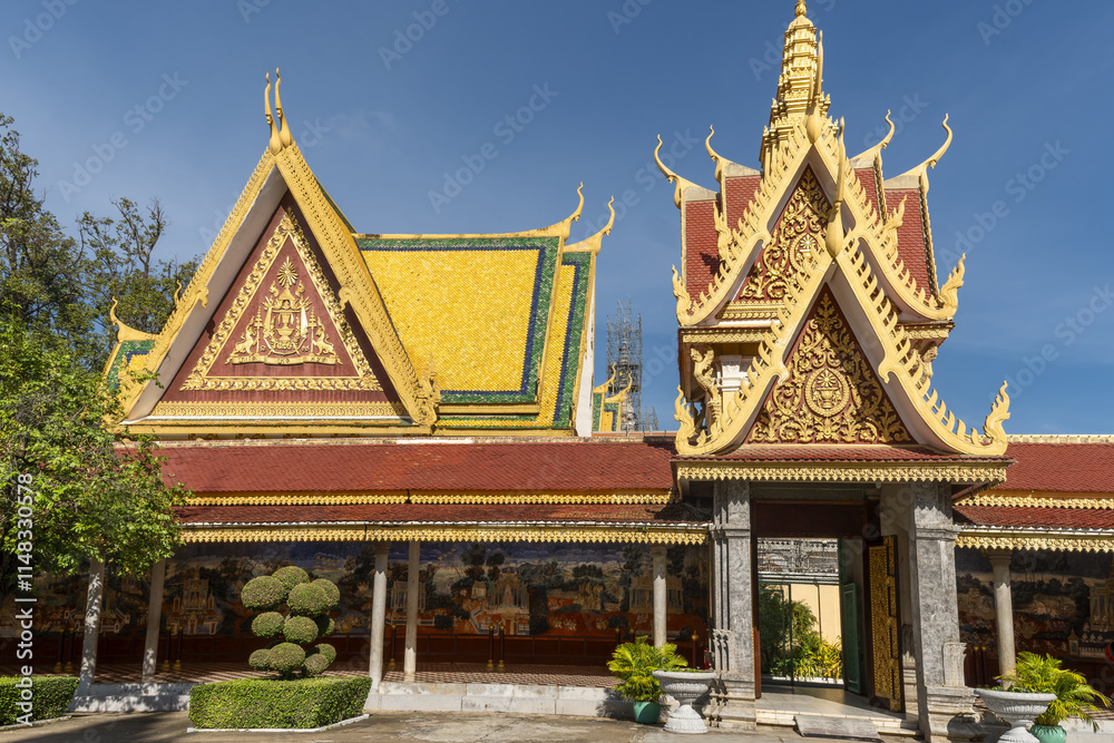 Naklejka premium inside the Royal Palace complex in Phnom Penh, Cambodia